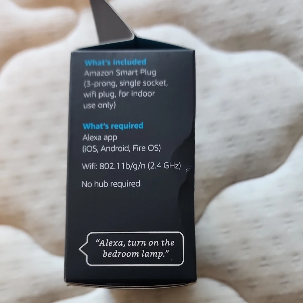 Amazon Smart Plug - Sleek White Design